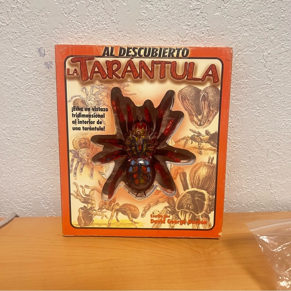 La Tarántula" Educational Book & 3D Model in Spanish by David George Gordon - Picture 4 of 7